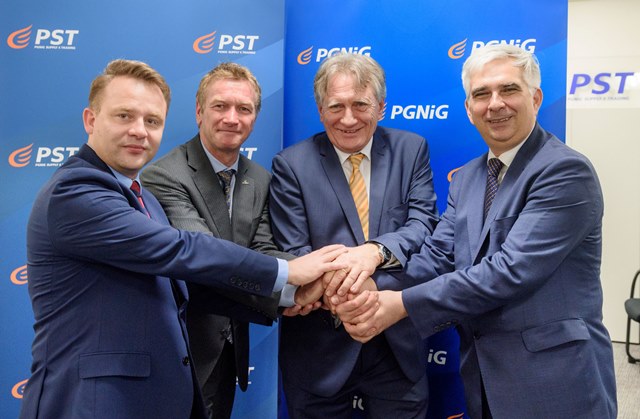 Ekipa PGNiG Supply&Trading oraz prezes PGNiG na otwarciu biura w Londynie. Fot. PGNiG