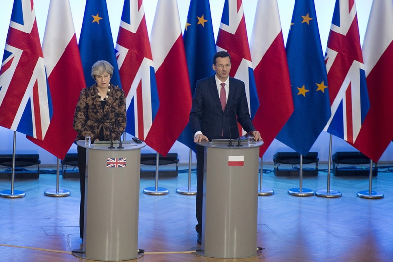 Mateusz Morawiecki i Theresa May. Fot. KPRM