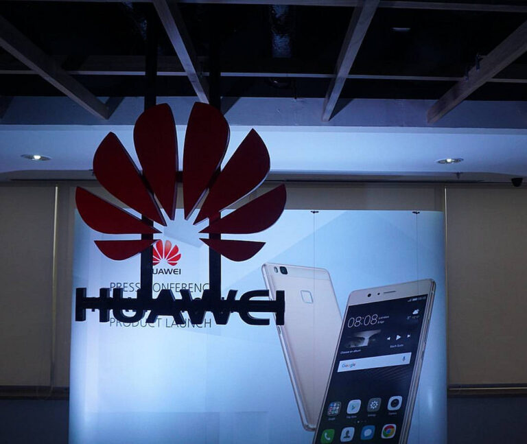 Huawei chce zbudować fabrykę we Francji, która pozostaje sceptyczna w sporze o 5G