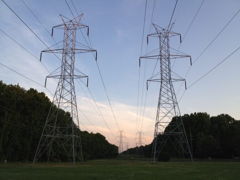 Bankowy gigant apeluje o otrzeźwienie transformacji energetycznej