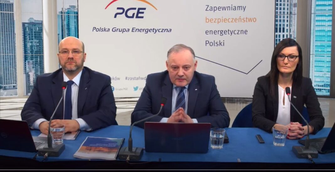 Wojciech Dąbrowski, prezes PGE (w środku). Fot. Bartłomiej Sawicki/BiznesAlert.pl