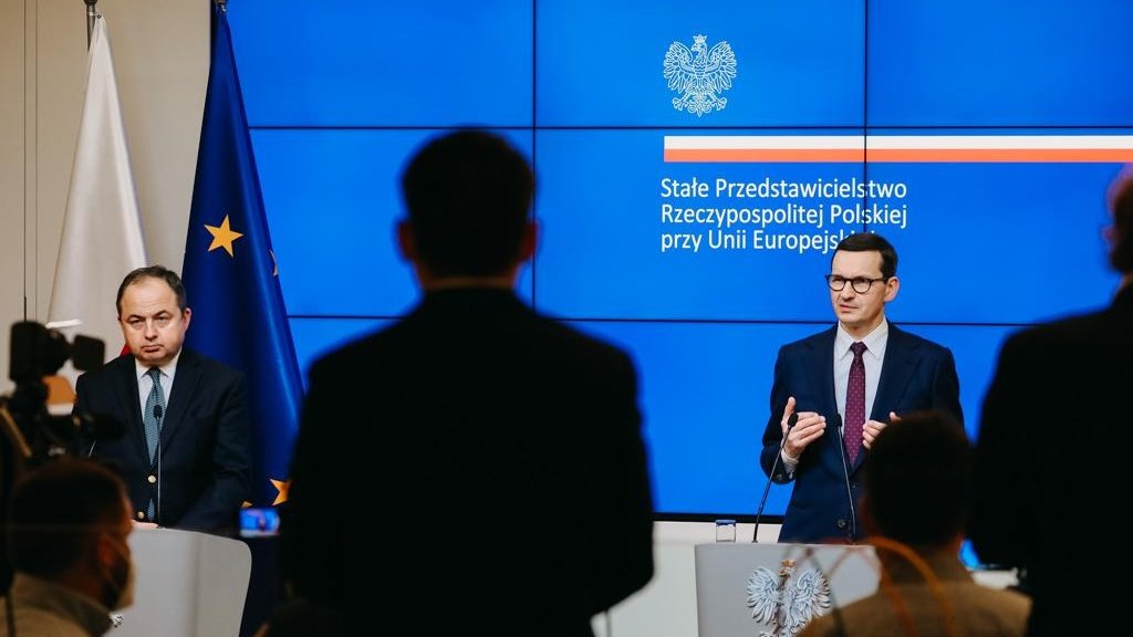 Premier Mateusz Morawiecki i minister ds. europejskich Konrad Szymański. Fot. Kancelaria Premiera