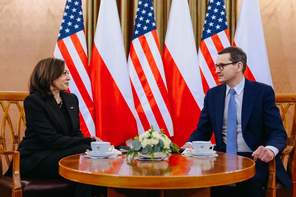 Kamala Harris i Mateusz Morawiecki. Fot. Kancelaria Premiera.