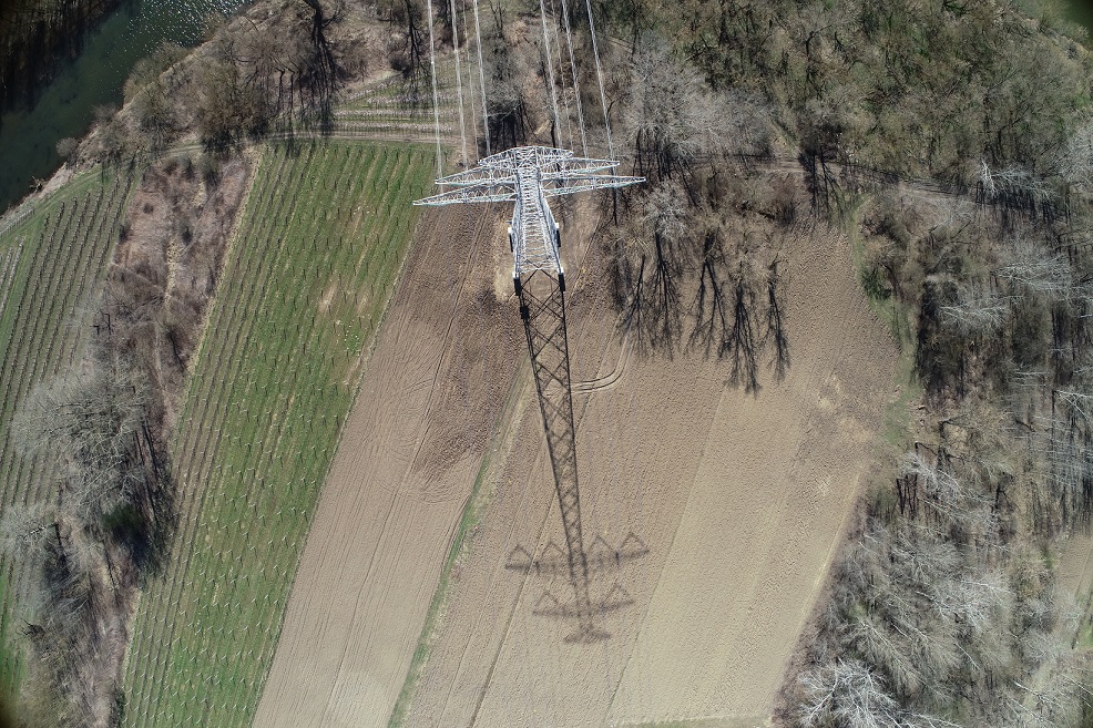 Linia elektroenergetyczna Kozienice-Miłosna w budowie. Fot. Polskie Sieci Elektroenergetyczne.