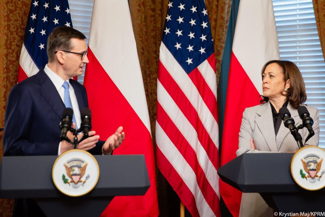 Kamala Harris i Mateusz Morawiecki. Fot. KPRM.