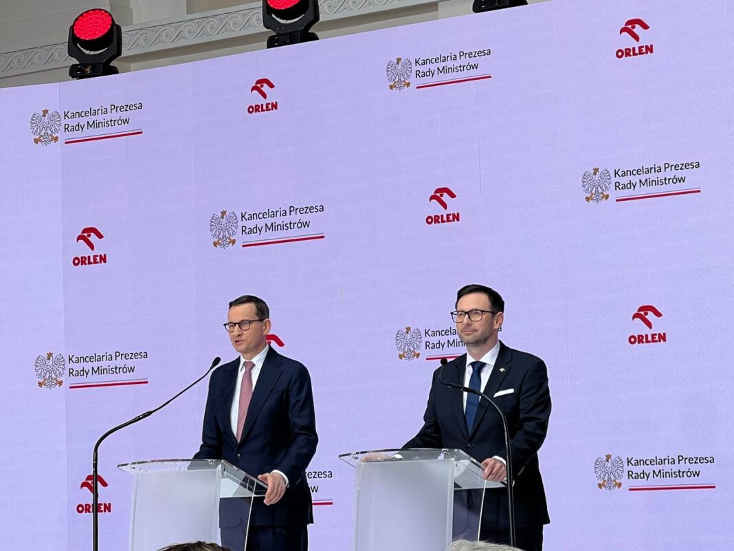 Mateusz Morawiecki i Daniel Obajtek. Fot. Wojciech Jakóbik.